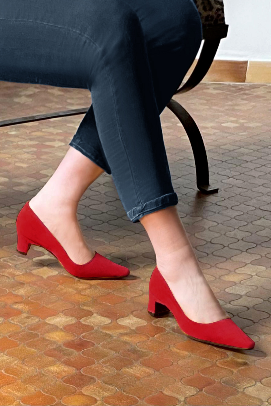 Cardinal red women's dress pumps,with a square neckline. Tapered toe. Low kitten heels. Worn view - Florence KOOIJMAN